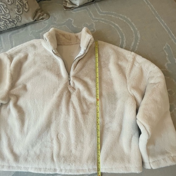 Women’s Cream Sweater, New without tags. Size M. - Picture 6 of 6